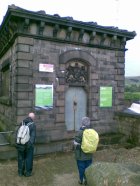 Bottoms valve house