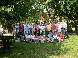Group photo near the walls of Berching